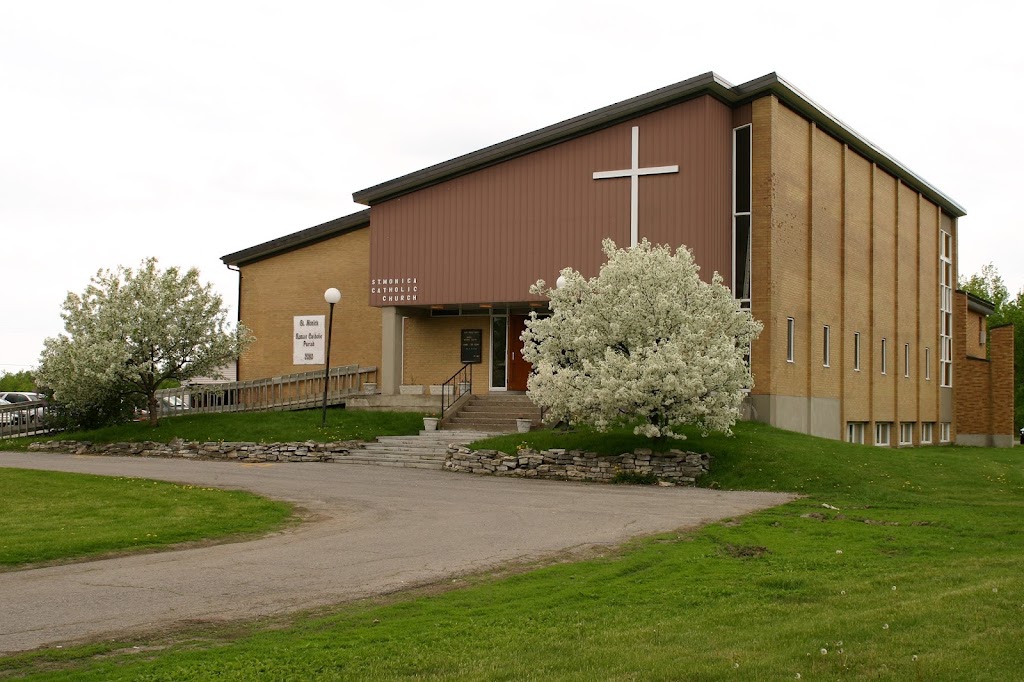 Fachada de St. Monica Parish
