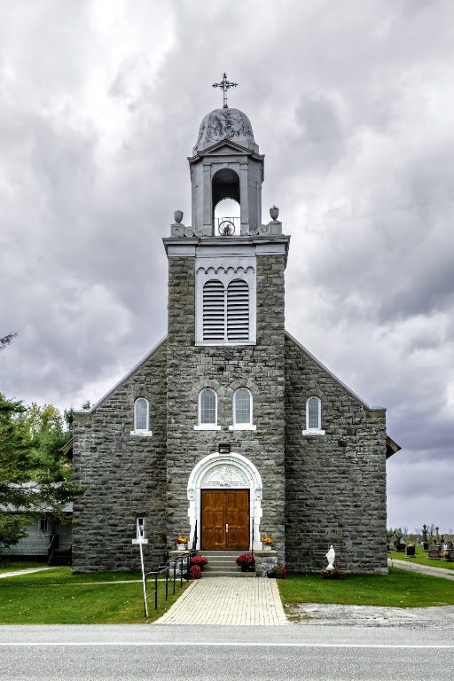 Fachada de St. John the Evangelist Church