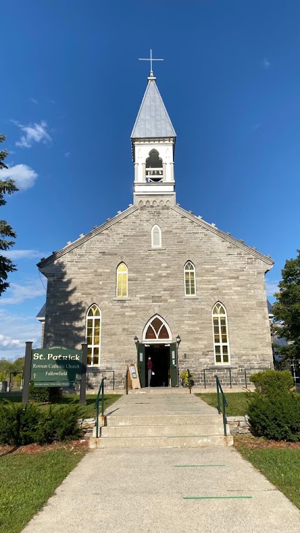Fachada de St. Patrick Parish, Fallowfield