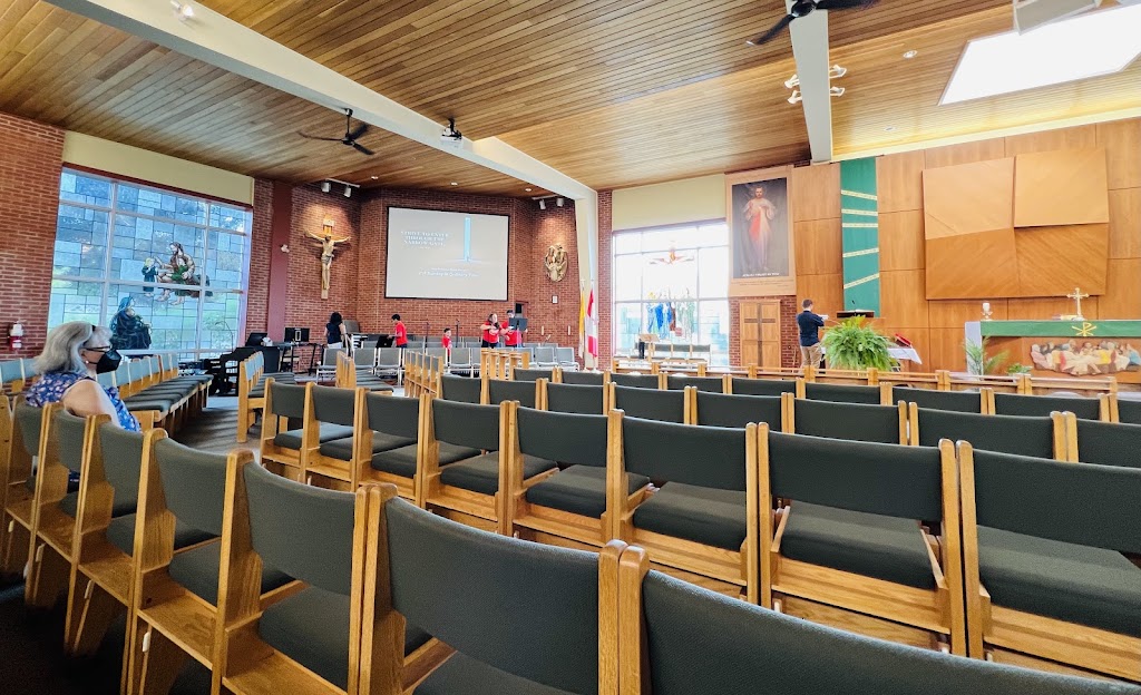 Fachada de Holy Redeemer Roman Catholic Parish
