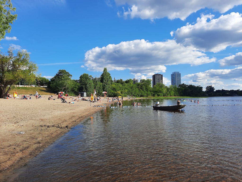 Fachada de Westboro Beach
