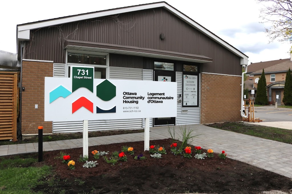 Fachada de Ottawa Community Housing - Chapel Tenant Service Centre
