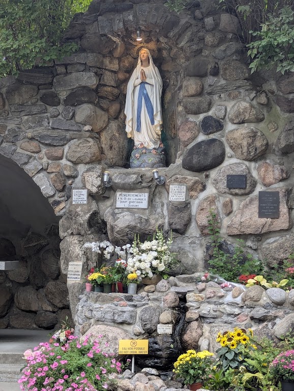Fachada de Grotte Notre-Dame-de-Lourdes