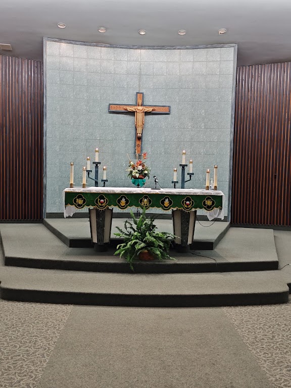 Fachada de Holy Cross Parish