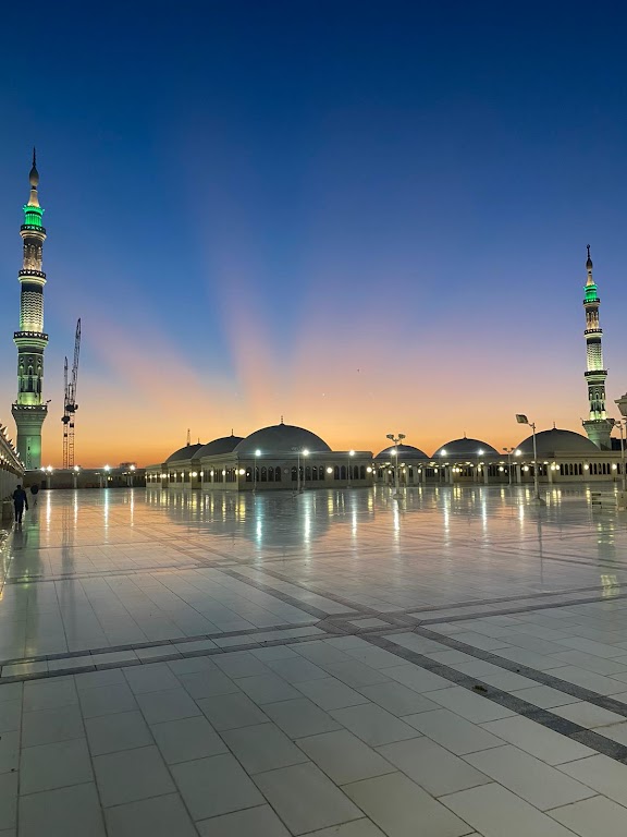 Fachada de Maqam Community-Led Initiatives - Umrah