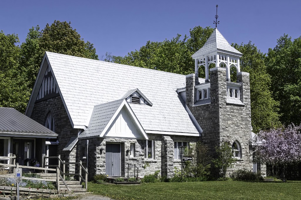 Fachada de St. Mary's North March Anglican Church
