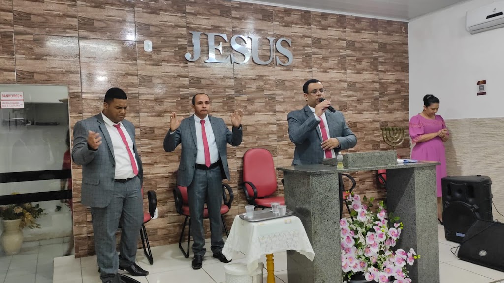 Fachada de Igreja Evangélica Assembléia de Deus Ministério Yahweh Shammah Filial Jatiúca