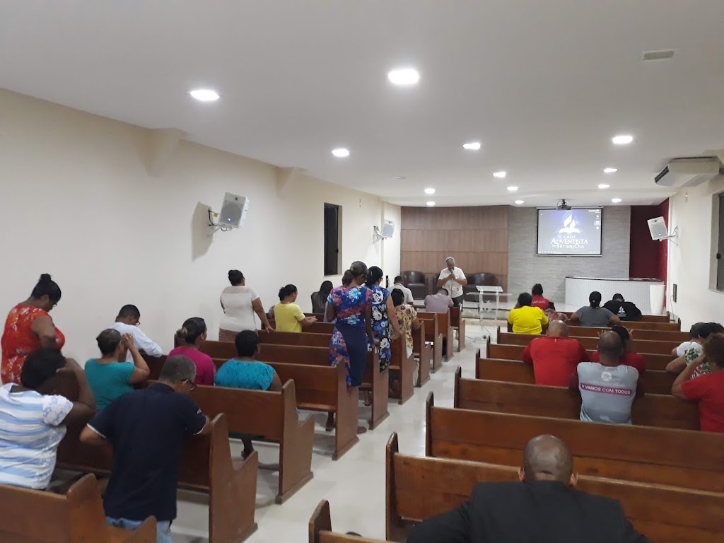 Fachada de Igreja Adventista de Plataforma