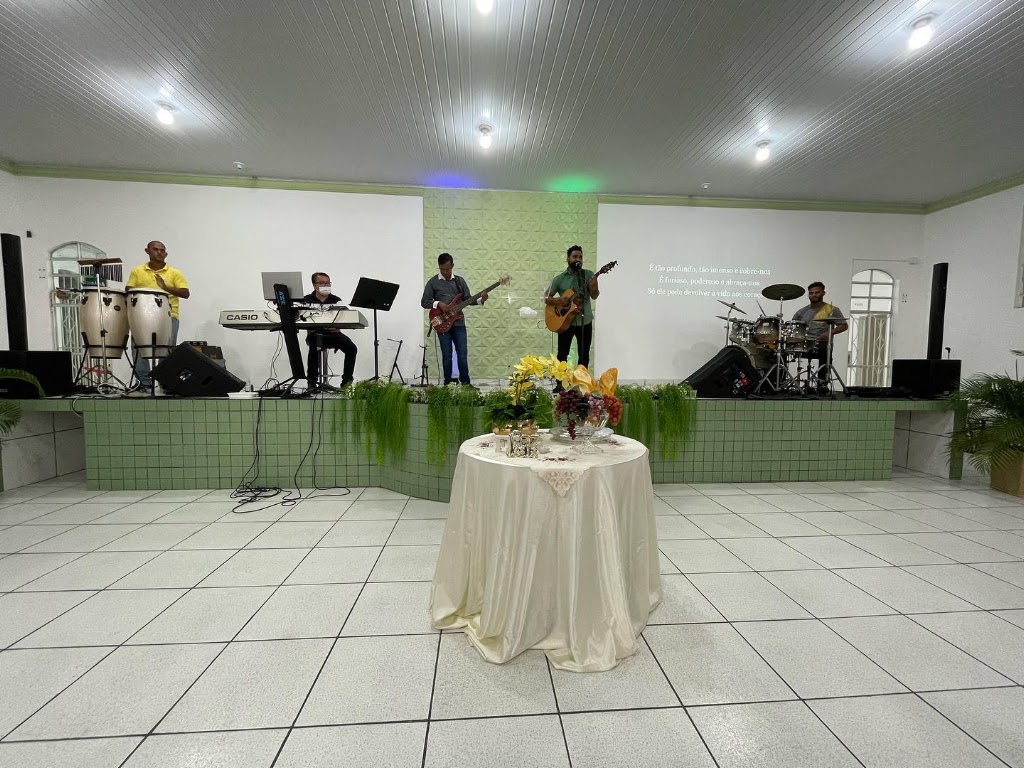 Fachada de Igreja Presbiteriana Renovada da Coroa do Meio