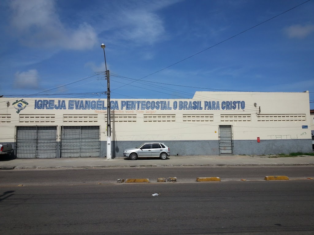 Fachada de Igreja Evangélica Pentecostal O Brasil Para Cristo