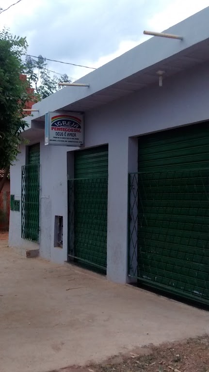 Fachada de Igreja Pentecostal Deus é Amor