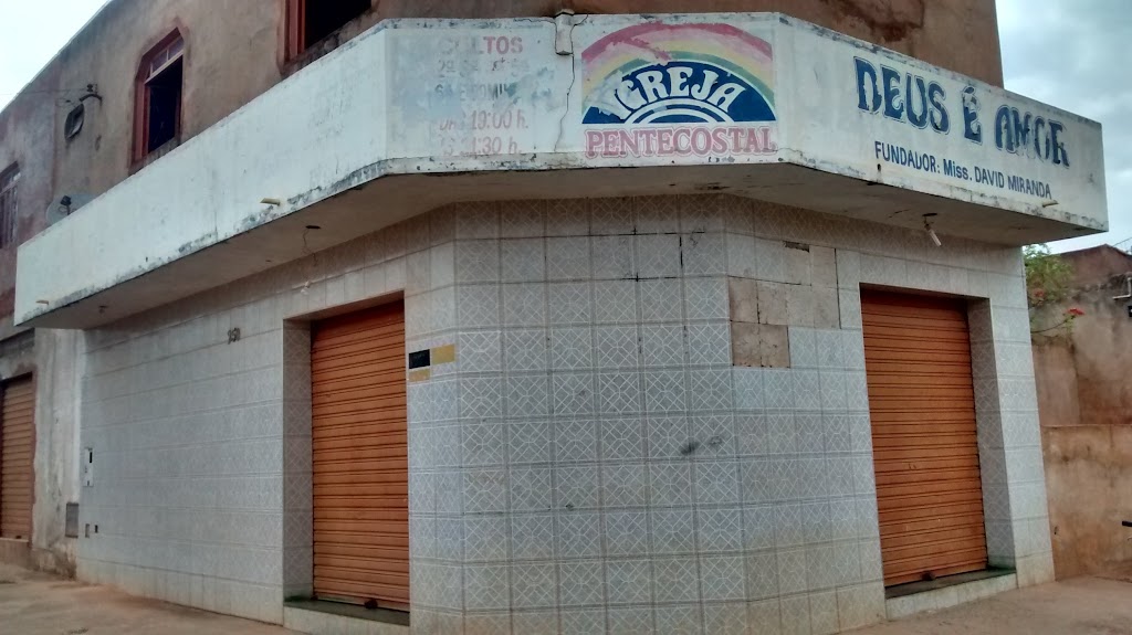 Fachada de Igreja Pentecostal Deus é Amor