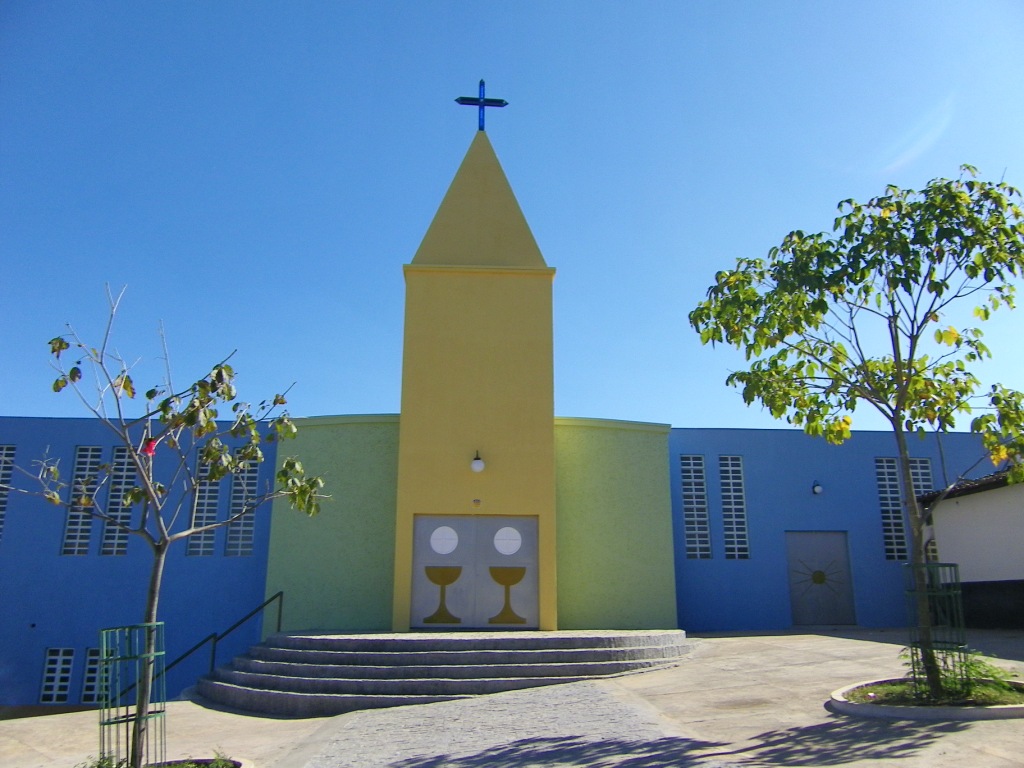 Fachada de Paróquia São José Operário de Montes Claros