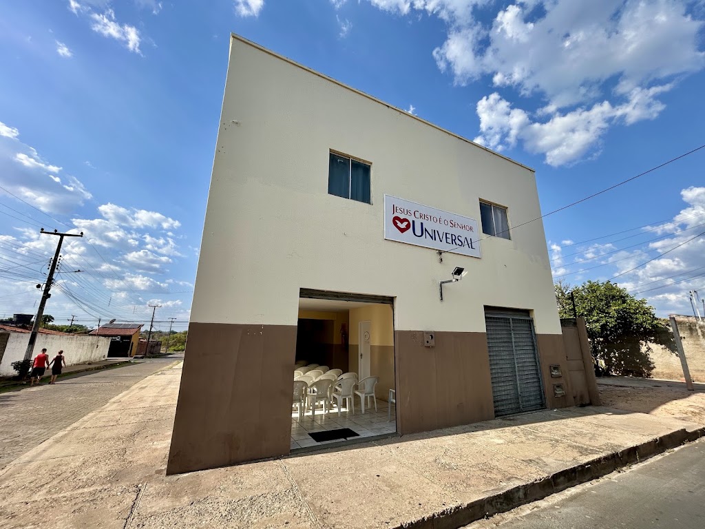 Fachada de Universal Deus Quer