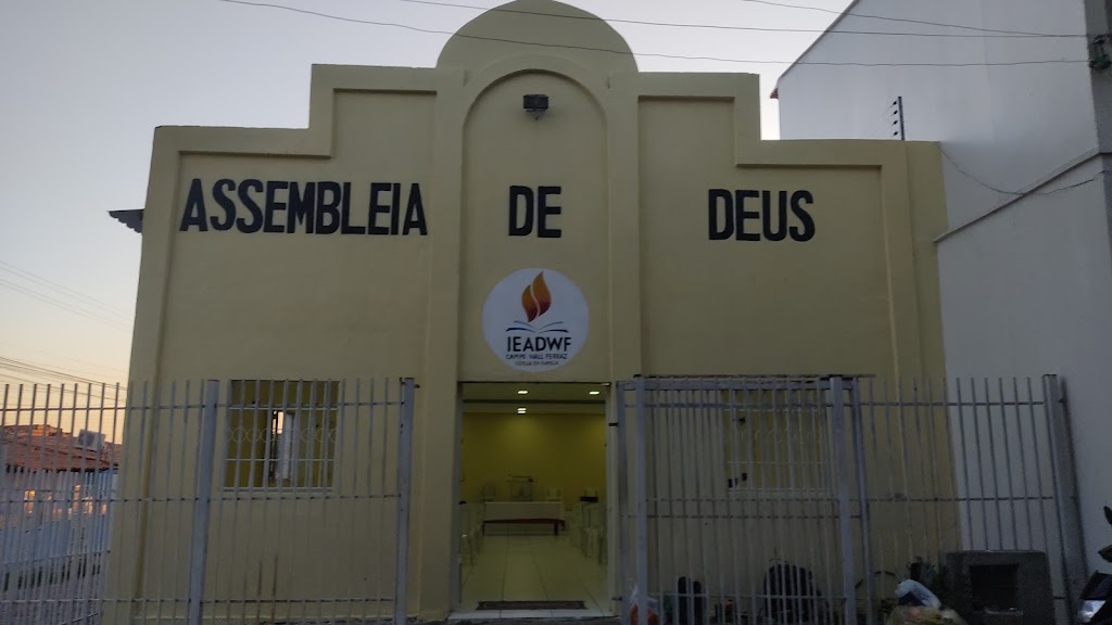 Fachada de Igreja Evangélica Assembleia de Deus Monte Horebe Campo Wall Ferraz