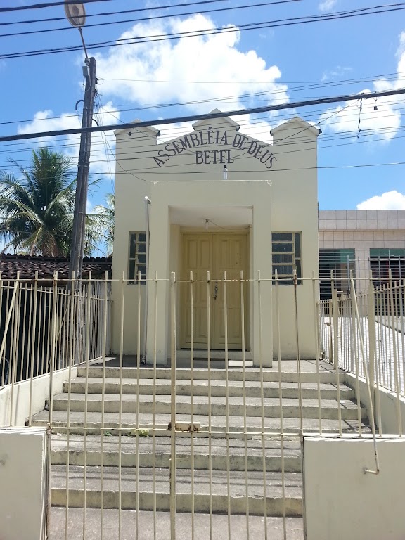 Fachada de 1ª Igreja Evangélica Assembleia de Deus Ministério Dois Córregos - SP Congregação Caetés 2