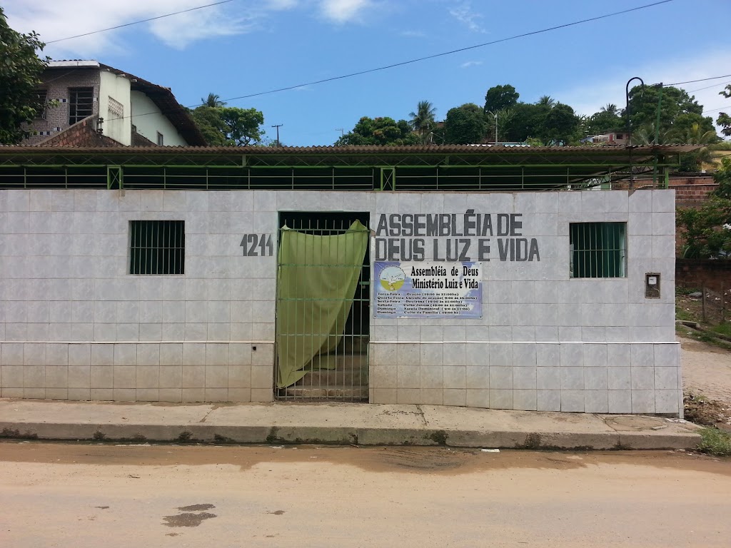 Fachada de Assembleia de Deus Luz e Vida