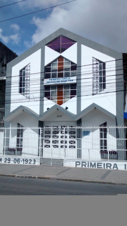 Fachada de Primeira Igreja Batista em Água Fria