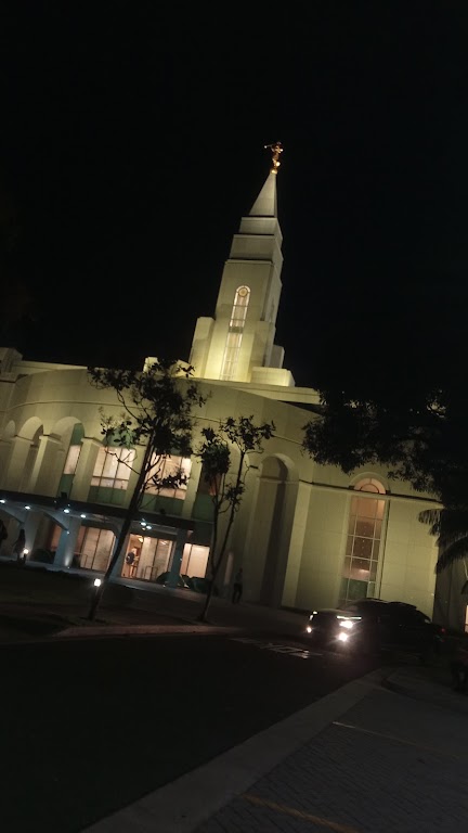 Fachada de A Igreja de Jesus Cristo dos Santos dos Últimos Dias