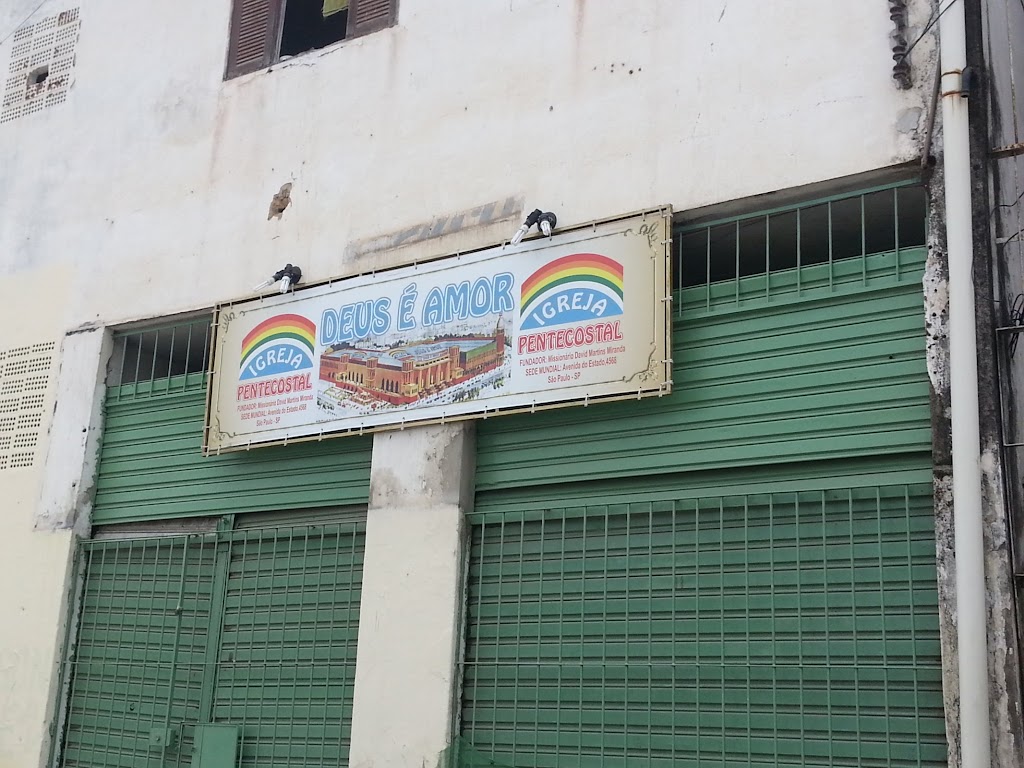 Fachada de Igreja Pentecostal Deus é Amor