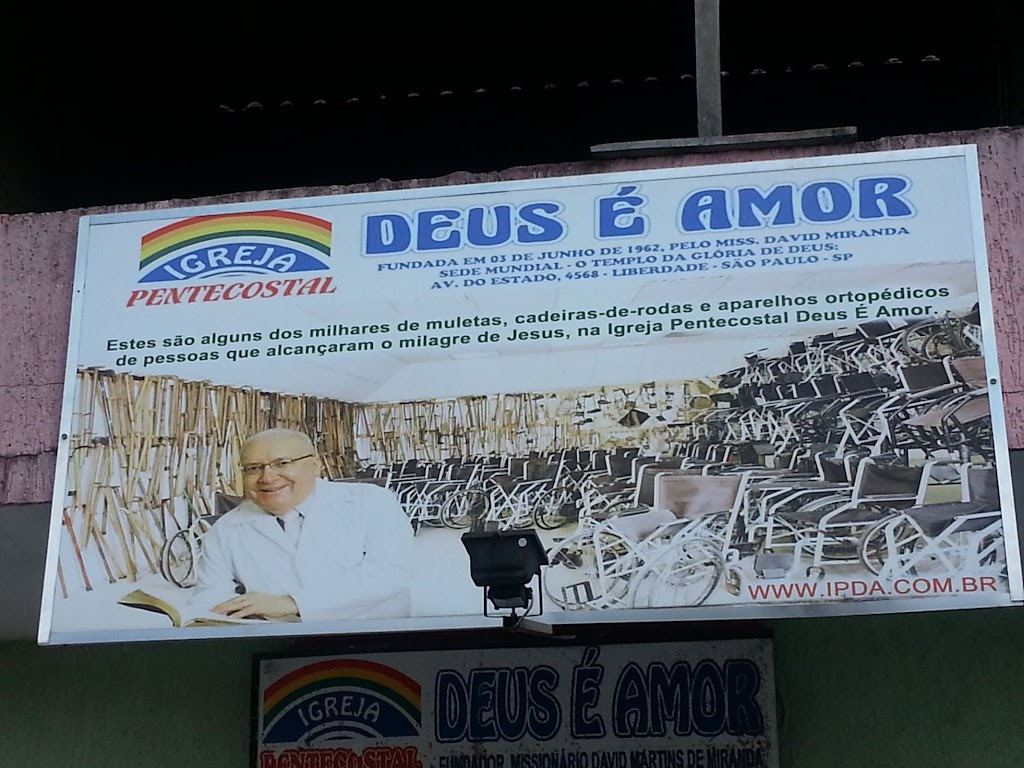 Fachada de Igreja Pentecostal Deus é Amor