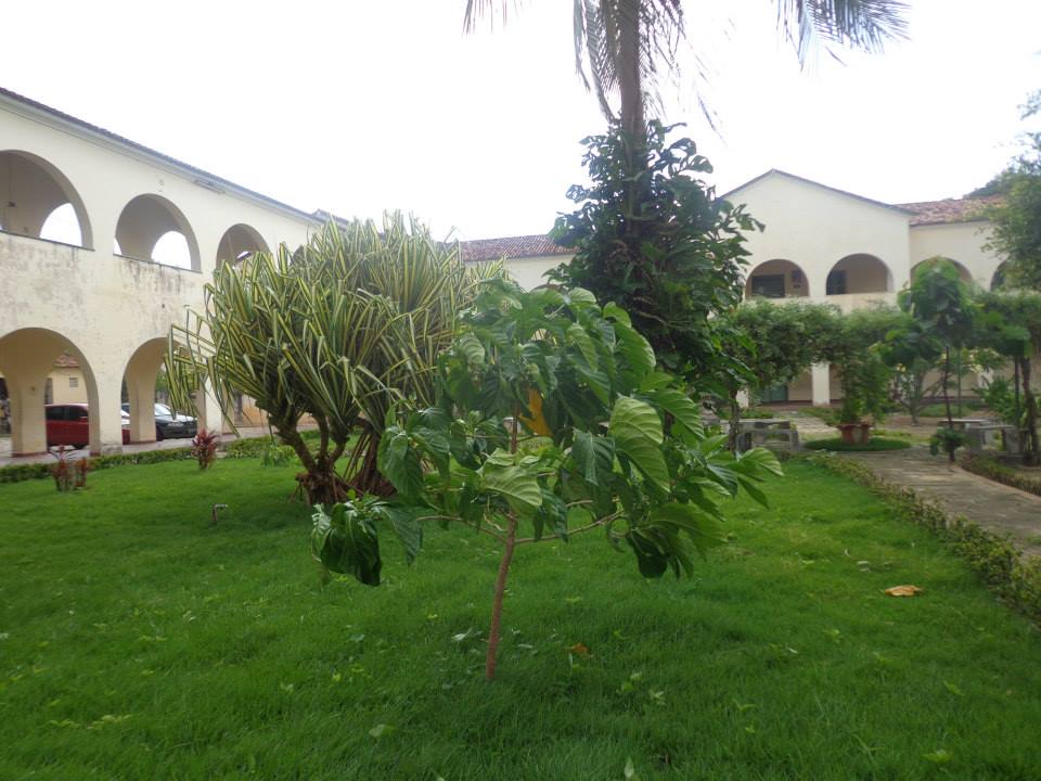 Fachada de Igreja Nossa Senhora de Fátima - Álvaro Weyne