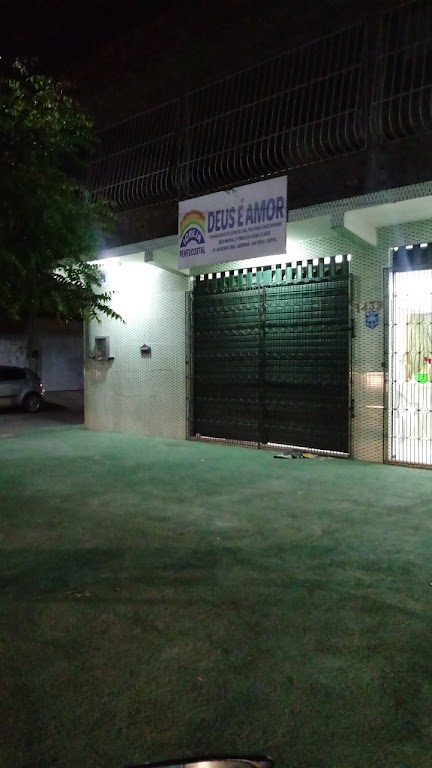 Fachada de Igreja Pentecostal Deus é Amor Sede Central