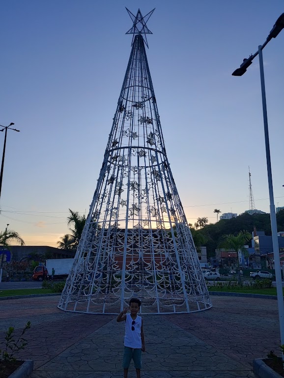 Fachada de Igreja pent. Deus é amor São Vicente Pedro martins