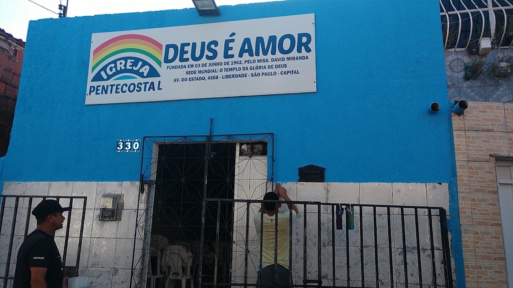 Fachada de Igreja Pentecostal Deus é Amor