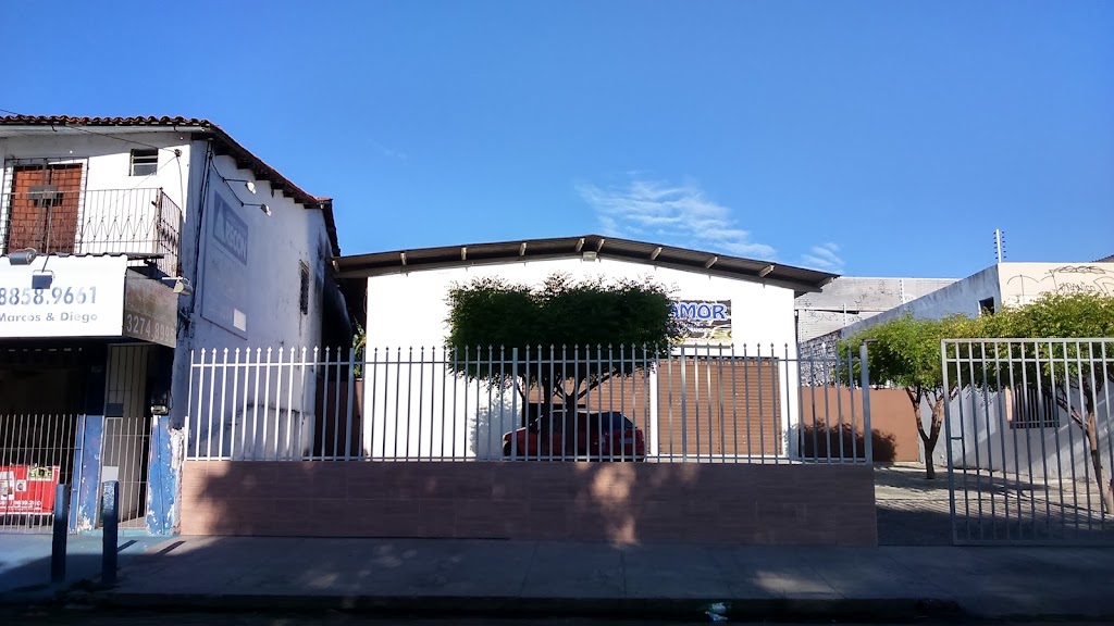 Fachada de Igreja Deus é Amor