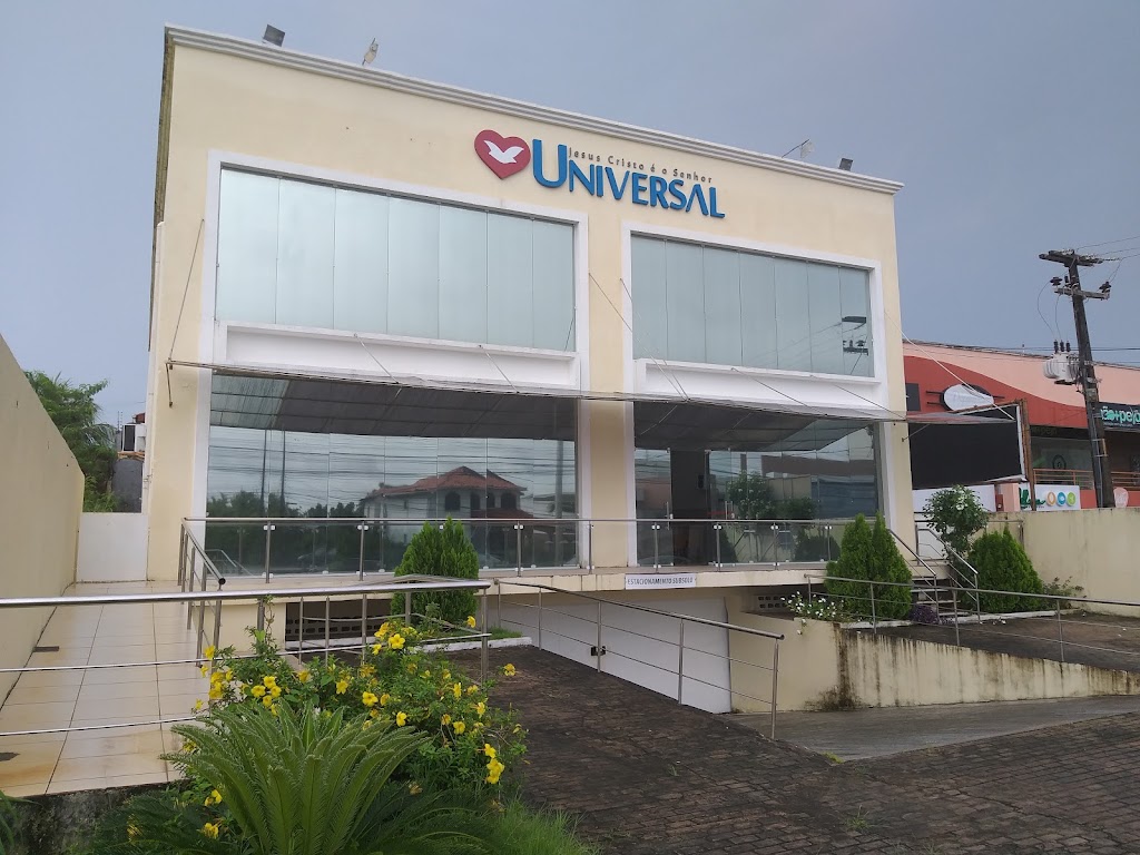 Fachada de Igreja Universal - Calhau