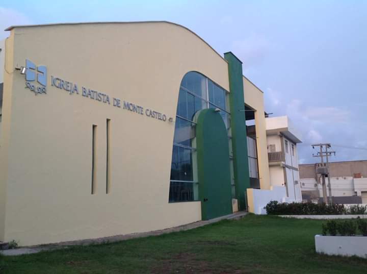 Fachada de Igreja Batista de Monte Castelo