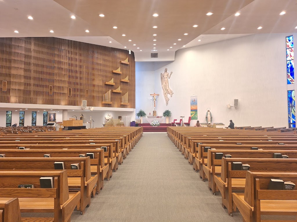 Fachada de Blessed Trinity Parish