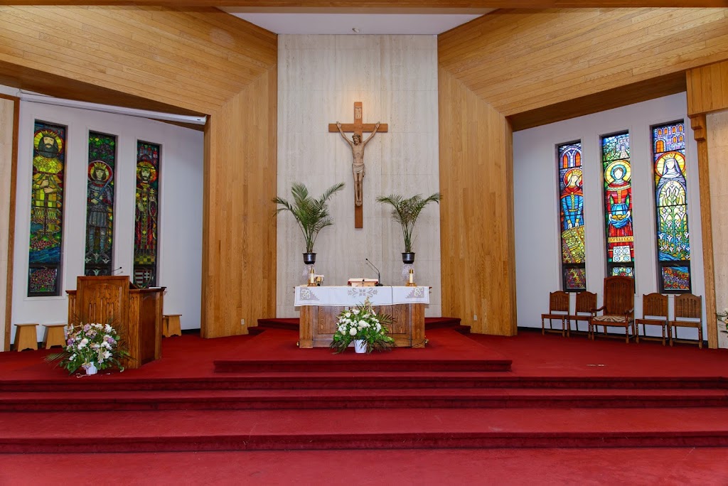 Fachada de St. Elizabeth of Hungary R.C. Church