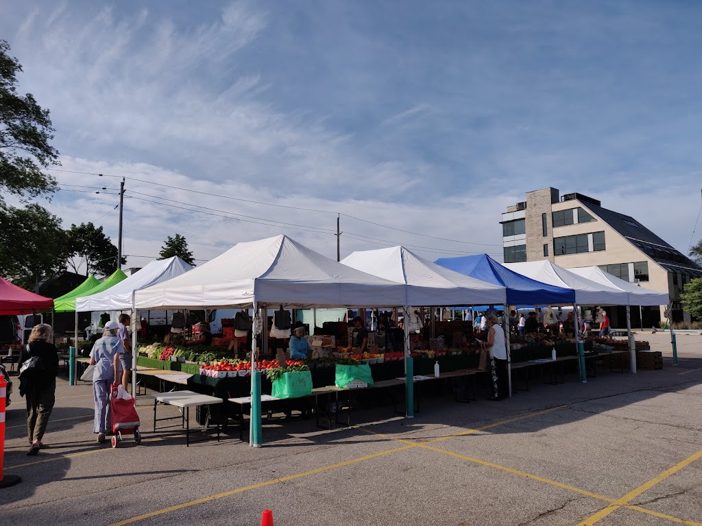 Fachada de The Peoples Church Community Market