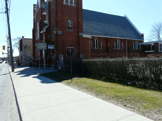 Fachada de Mount Dennis Baptist Church