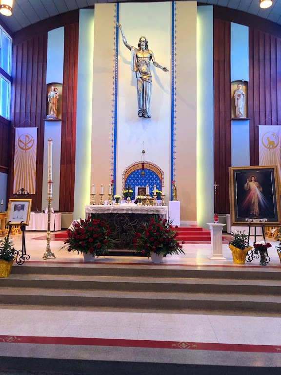Fachada de St. Bernard de Clairvaux Catholic Church