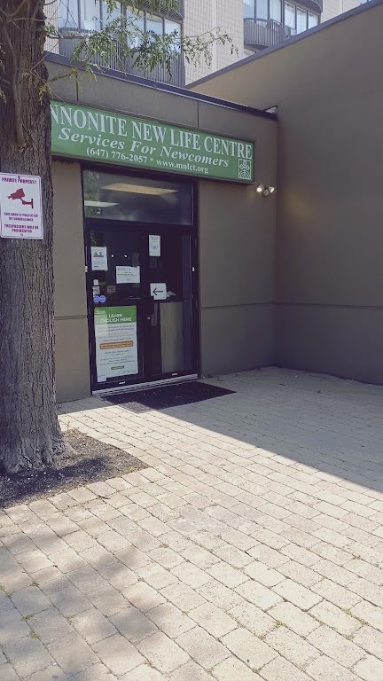 Fachada de Mennonite New Life Centre of Toronto (MNLC)