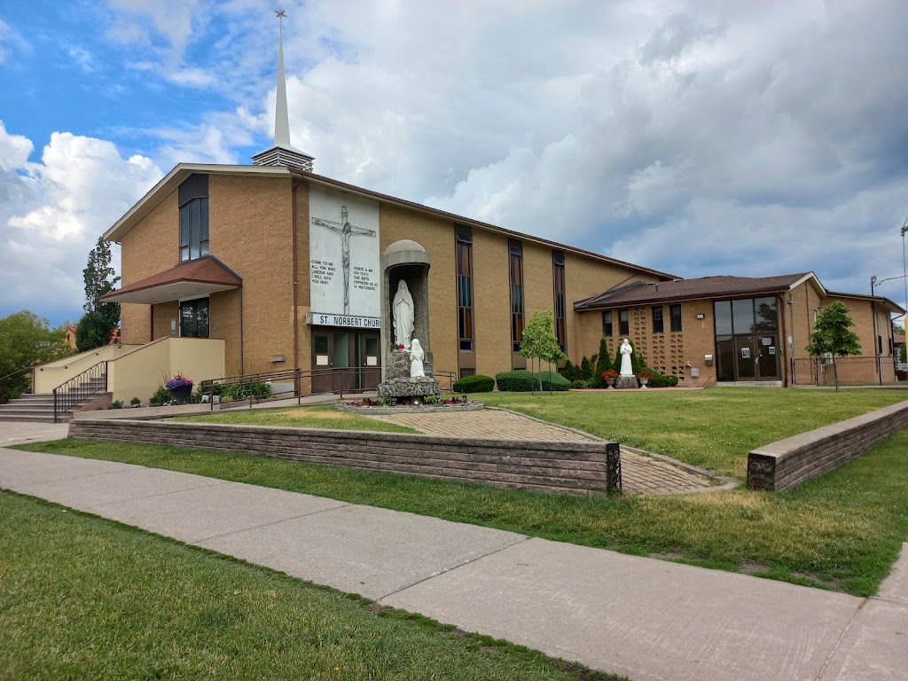 Fachada de St. Norbert's Roman Catholic Church