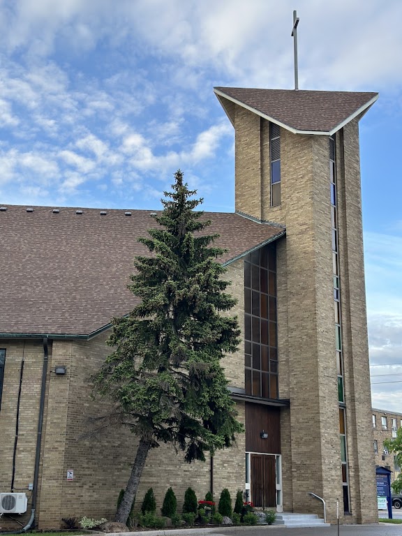 Fachada de St. Margaret of Scotland Catholic Church