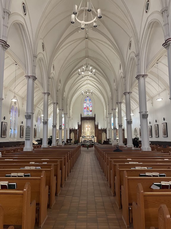 Fachada de St. Basil's Catholic Parish at the University of St. Michael's College