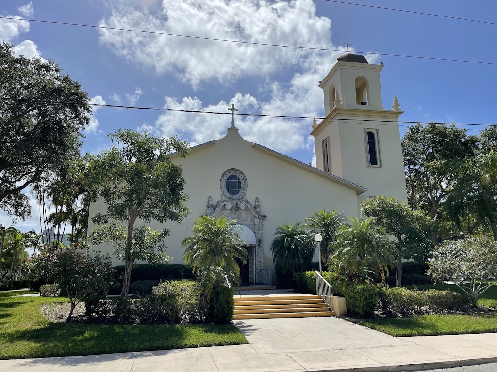 Fachada de St. Sebastian Catholic Church