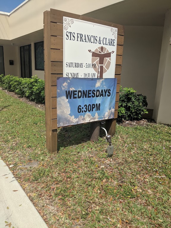 Fachada de Parish Of Sts Francis and Clare