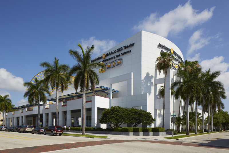 Fachada de Downtown Harbor Church