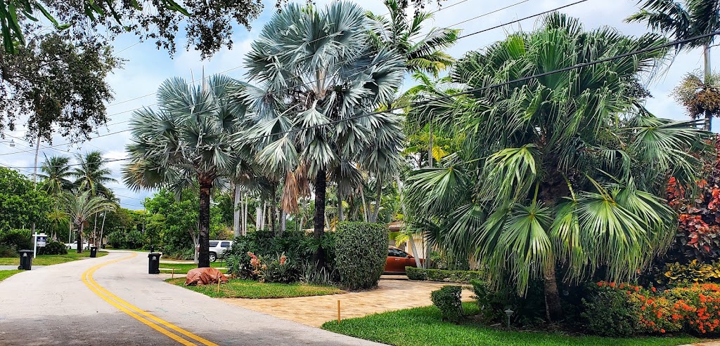 Fachada de Poinsettia Heights