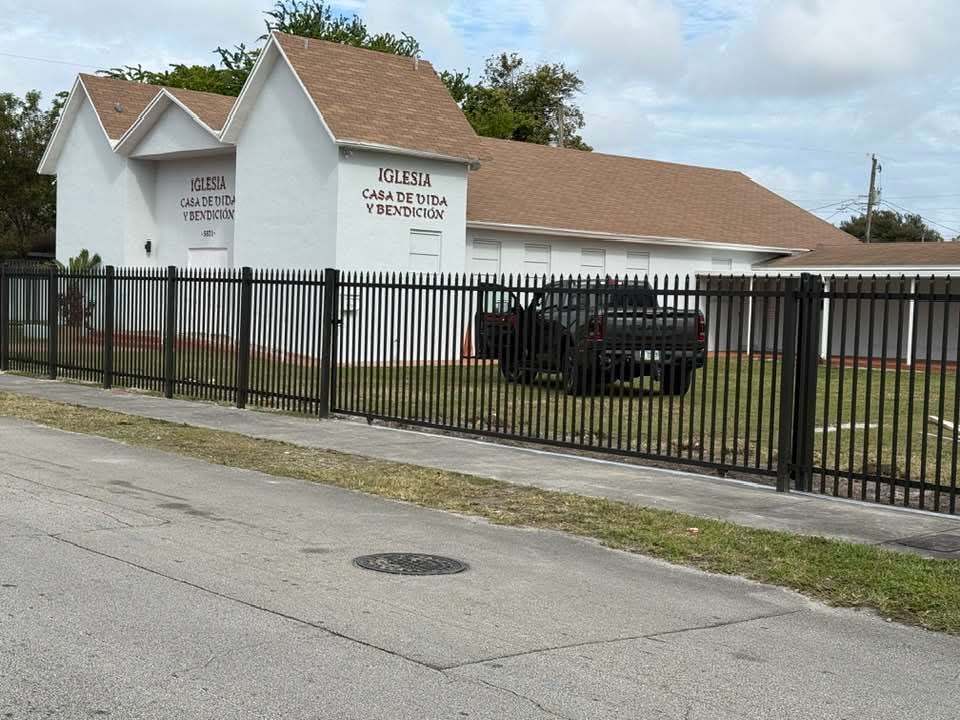 Fachada de Miami Power House Church