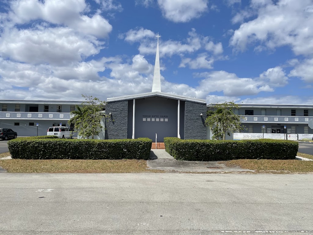 Fachada de Tamiami Baptist Church