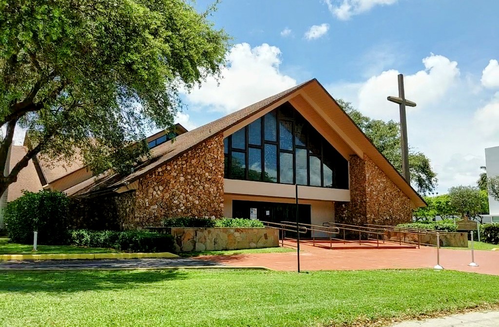 Fachada de St. Brendan Catholic Church