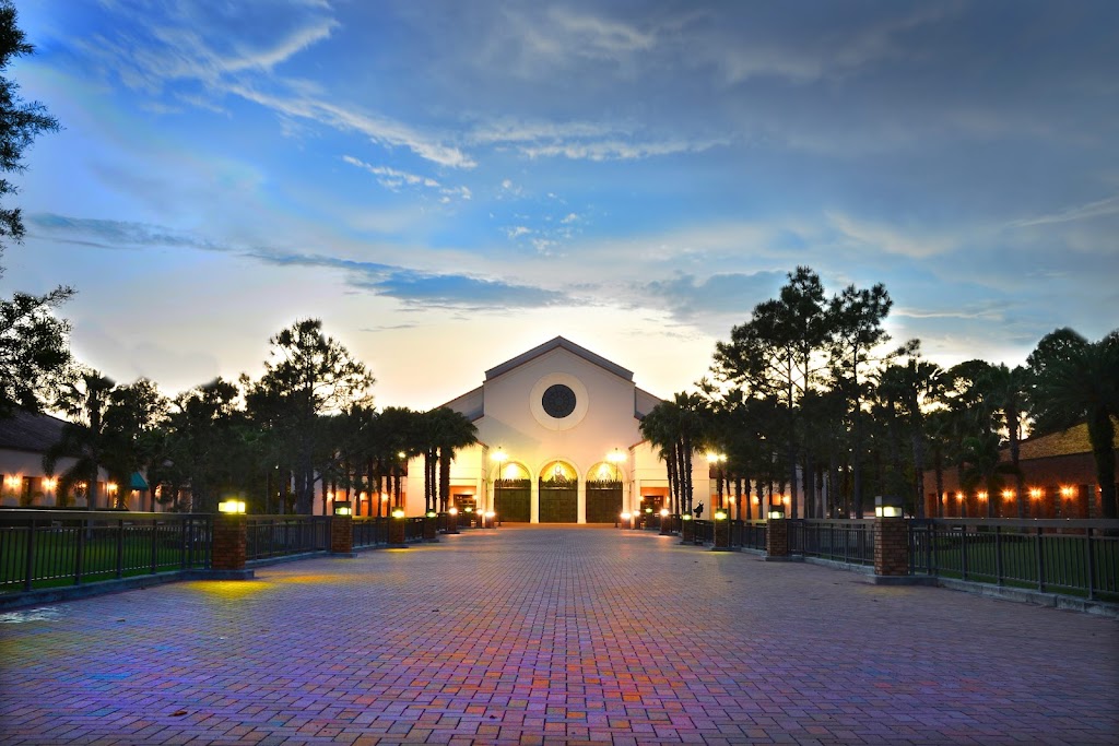 Fachada de Basilica of the National Shrine of Mary, Queen of the Universe