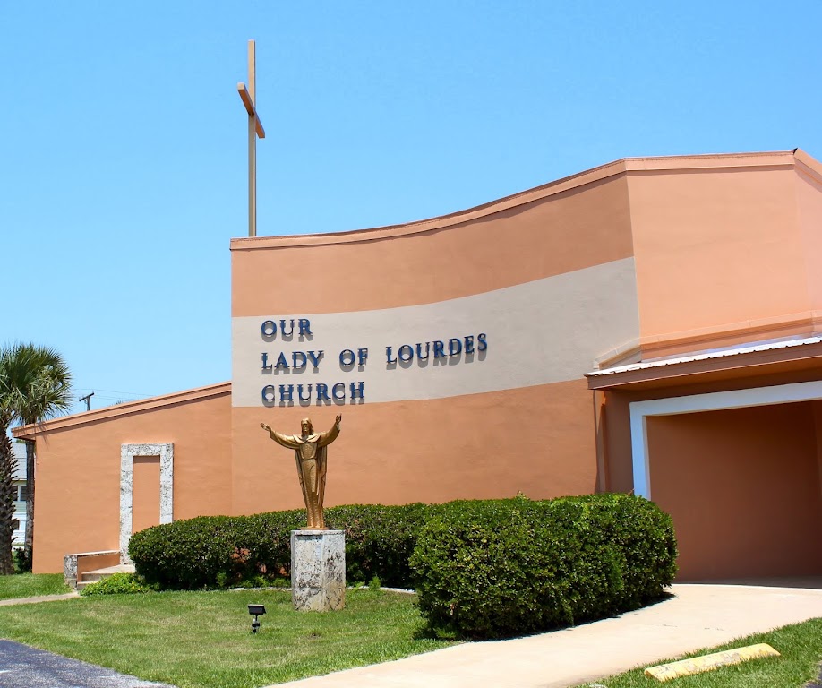 Fachada de Our Lady of Lourdes